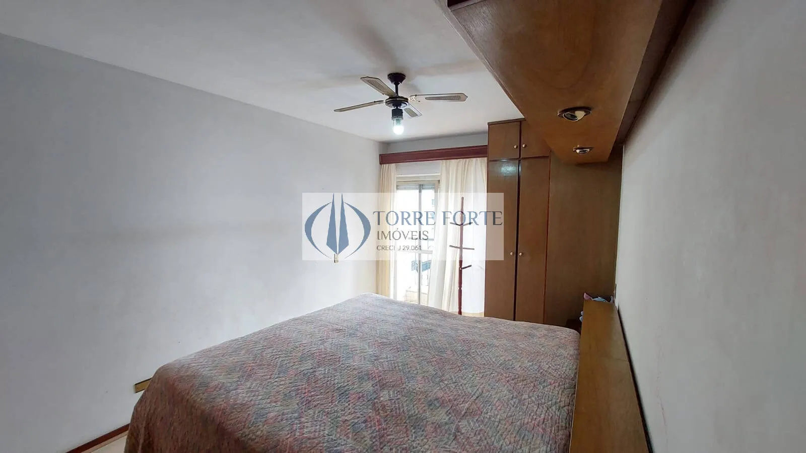 Imagem Lindo apartamento com 4 dormitórios, varanda e 2 vagas em Moema