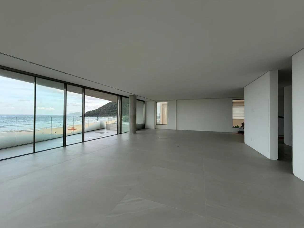 Imagem Apartamento com vista para o mar à venda com 330m2 por R$ 28.000.000,00