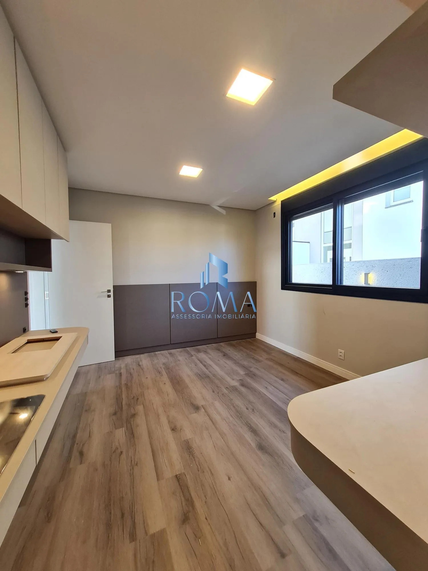 Imagem Casa de Alto Padrão no Condomínio Viareggio | 4 Suítes em Camobi, Santa Maria