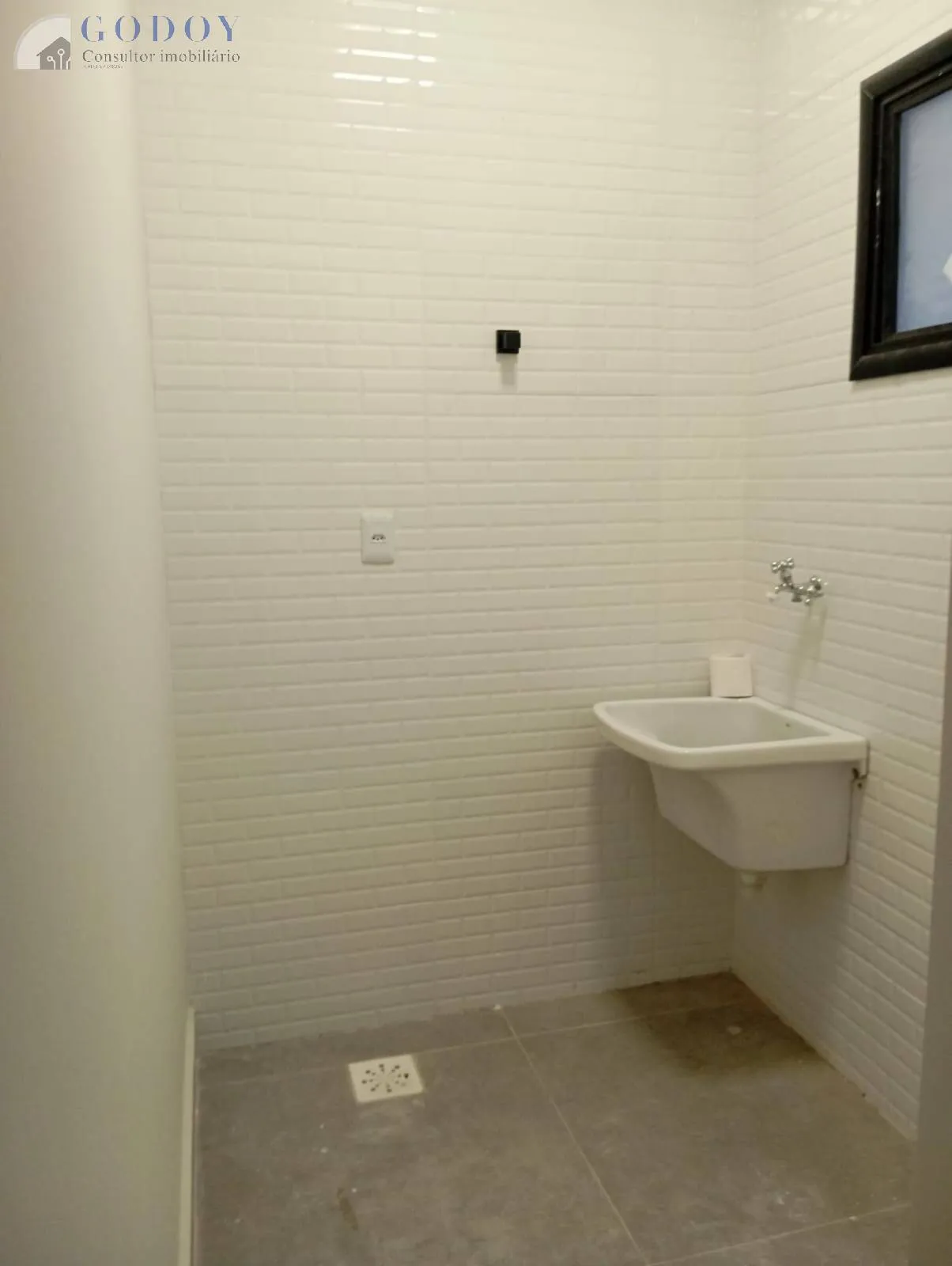 Imagem Residência Moderna com Área Gourmet, Piscina e 3 Suítes