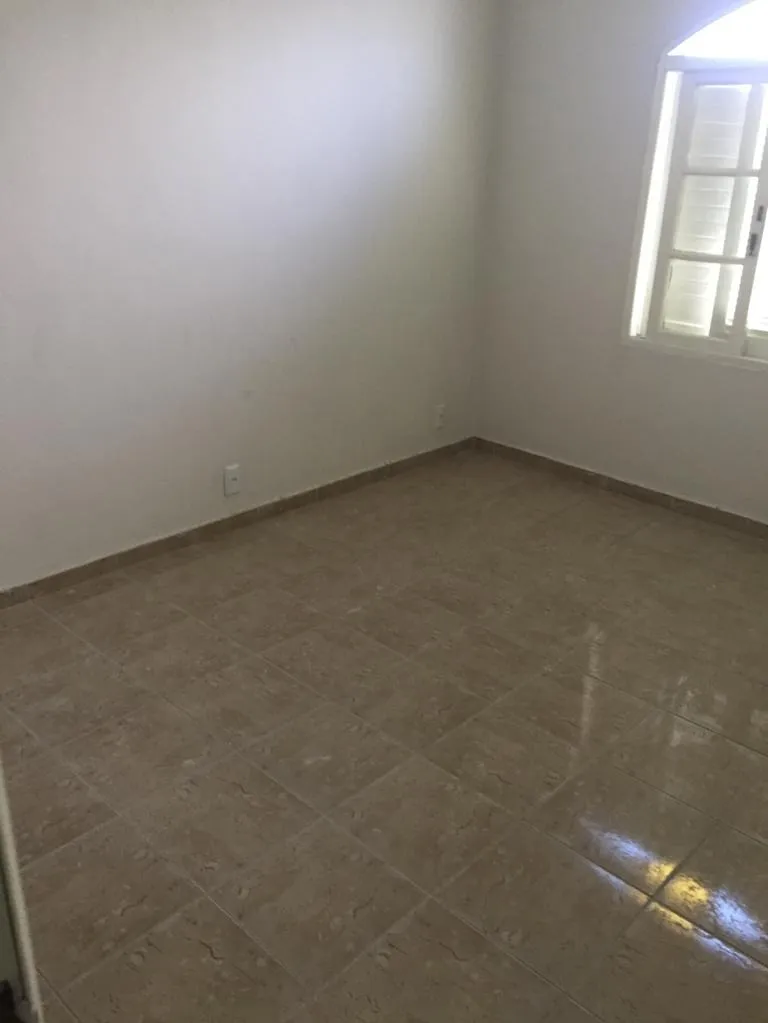 Imagem Imperdível! Casa à venda em São Paulo-SP, Parque Casa de Pedra, 3 quartos, 2 banheiros, 2 vagas, 125m². Venha conferir!
