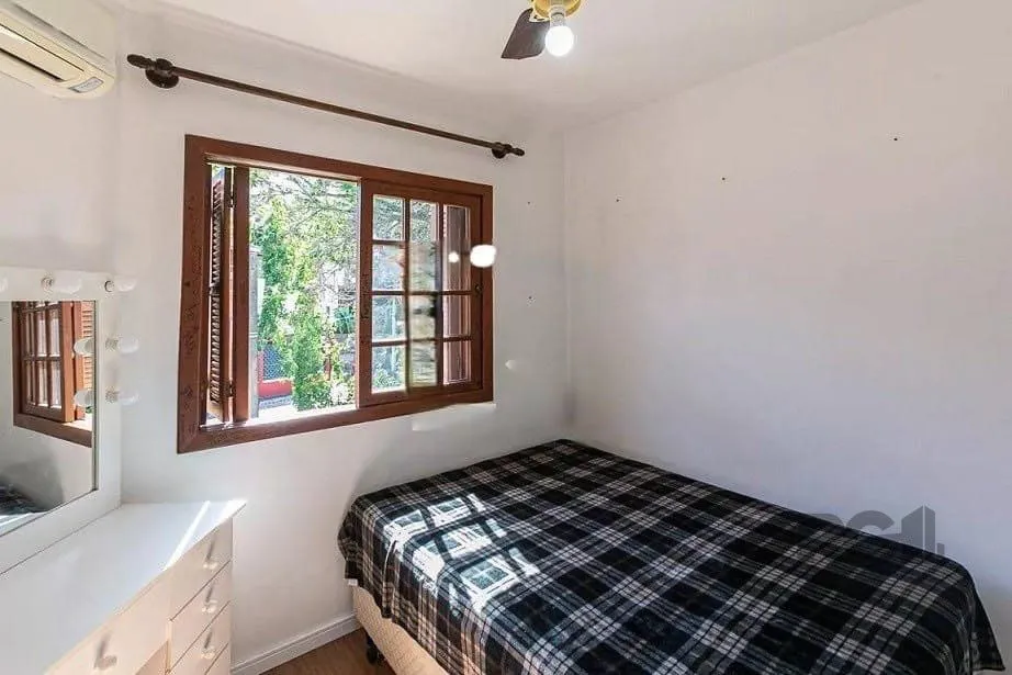 Imagem Casa com 161m² e 3 dormitórios com suíte, piscina no bairro Espírito Santo em PORTO ALEGRE