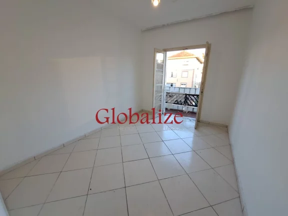 Imagem Apartamento à venda com 3 quartos e dependência, varanda, 1 vaga por R$390.000,00 no Boquirão em Santos