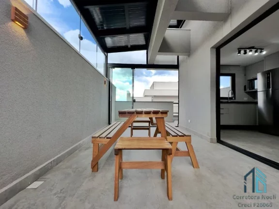 Imagem Sobrado triplex, 03 quartos c/suíte, terraço com área gourmet e banheiro no Xaxim em Curitiba PR