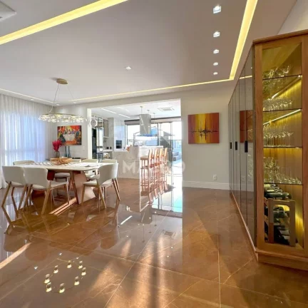 Imagem Cobertura 100% mobiliada | Centro | 3 quartos (3 suítes) | 225m²