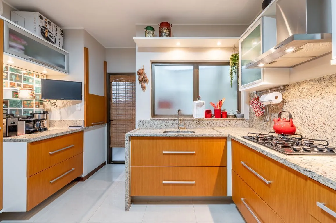 Imagem Apartamento de 4 dormitorios á Venda no Passo da Areia - Porto Alegre