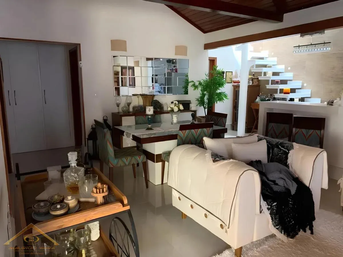 Imagem Casa em Condomínio para Venda em Cabo Frio / RJ no bairro Ogiva