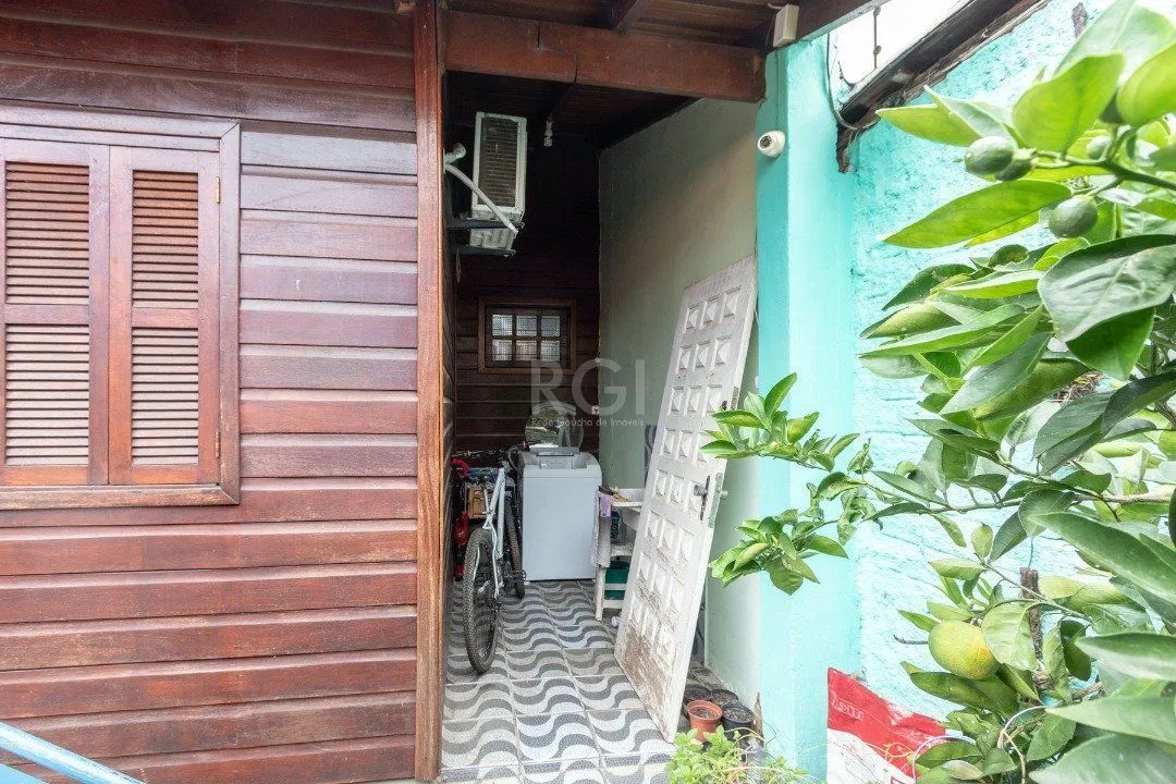 Imagem Casa para Venda - 54m², 2 dormitórios, 4 vagas - Cristal