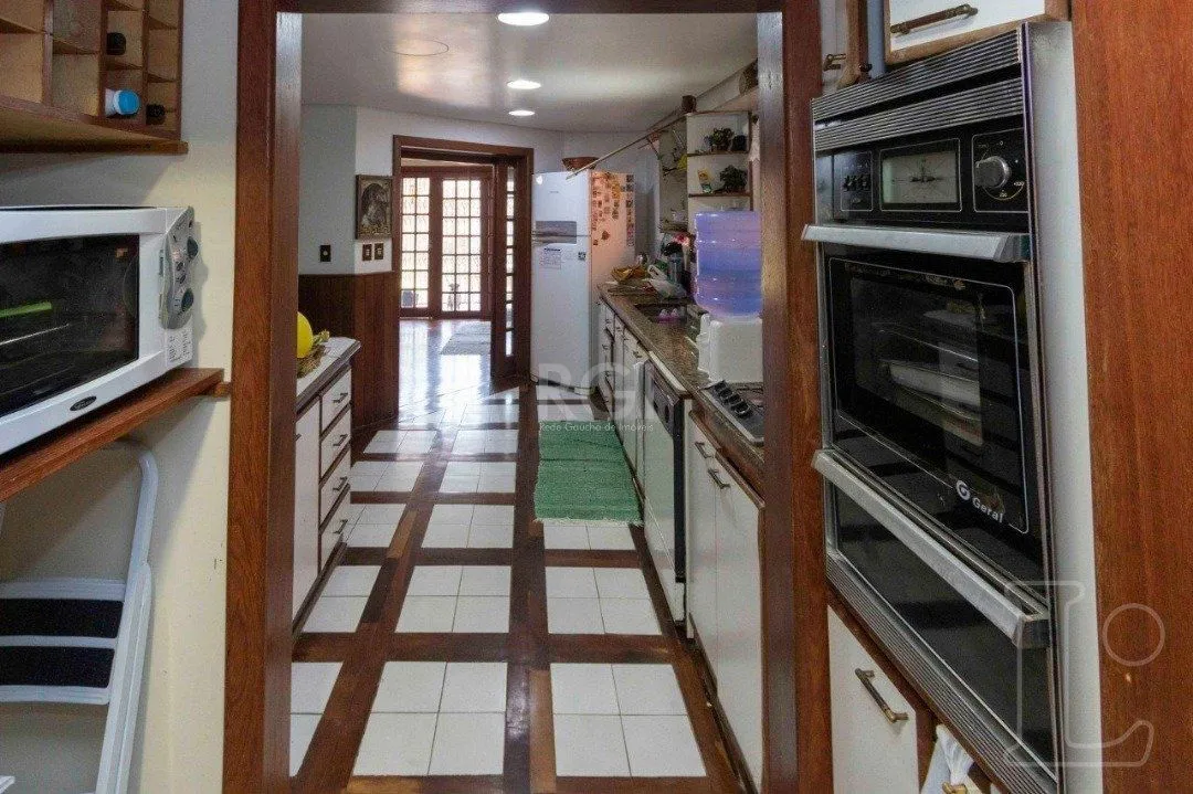 Imagem Casa para Venda - 349m², 4 dormitórios, sendo 1 suites, 3 vagas - Tristeza
