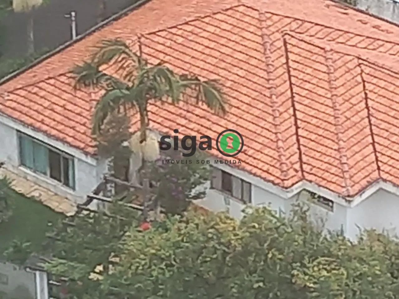 Imagem Casa para Locação ou Venda no Alto de Pinheiros com 400m², 4 suites , jardim, 4 vagas, sem mobilia