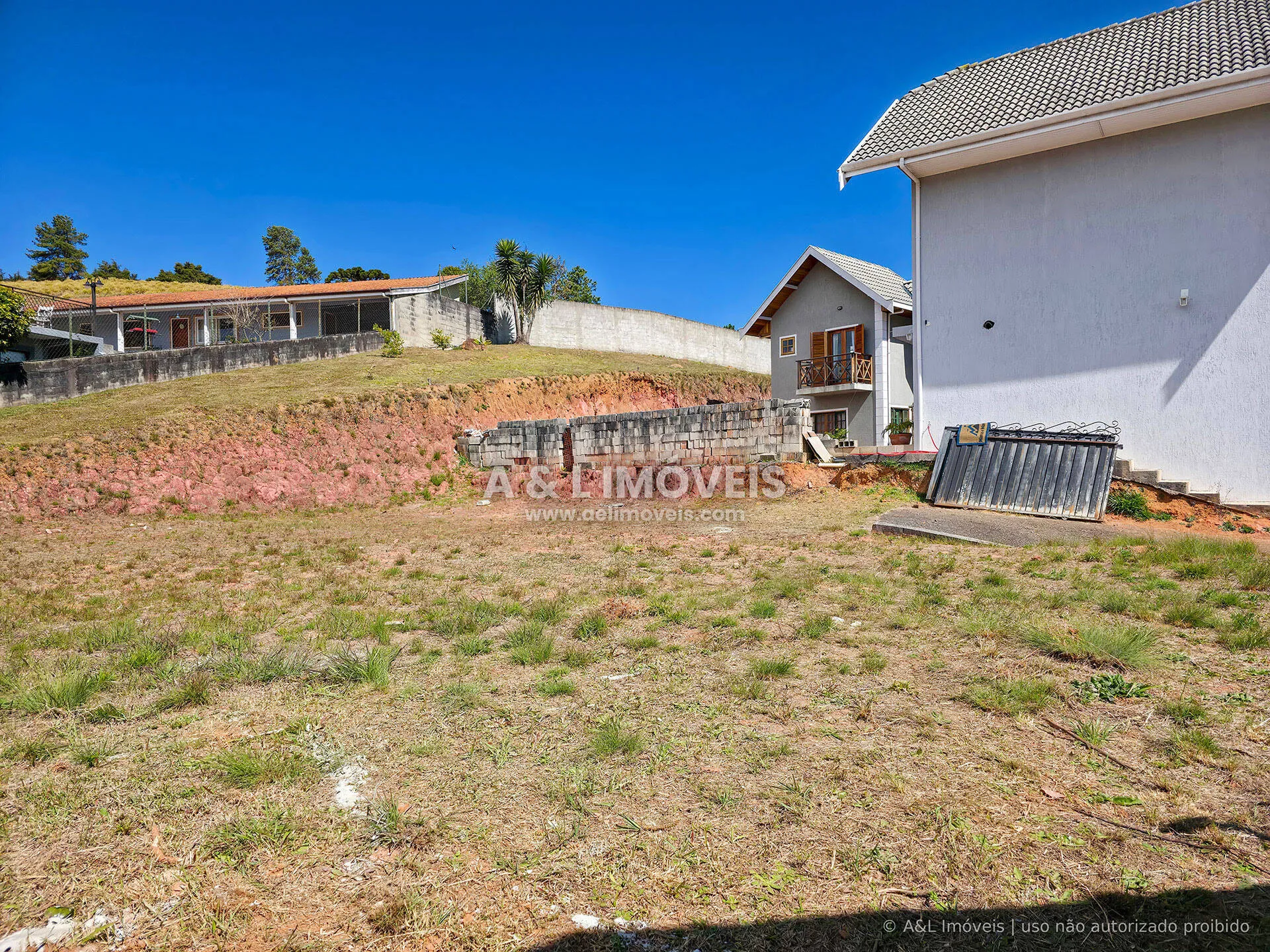 Imagem Terreno à venda em Campos do Jordão | 325,45 m² | Villagio D'Imbiry