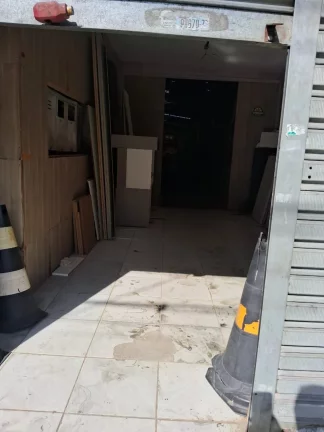 Imagem Vende se Galpão de 350m² em Òtima localização para Comércios em Geral no bairro da Vila Mathias.