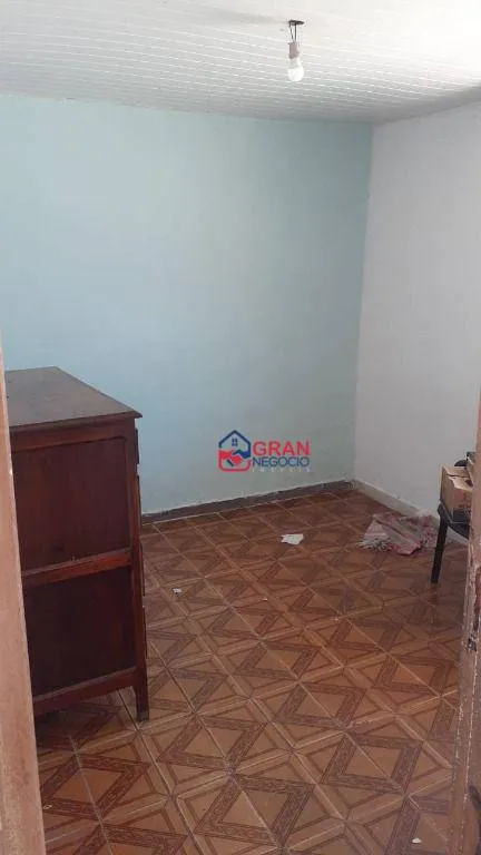 Imagem Casa com 2 Quartos, 3 Banheiros, Barracão e Casa nos Fundos com Entrada Independente