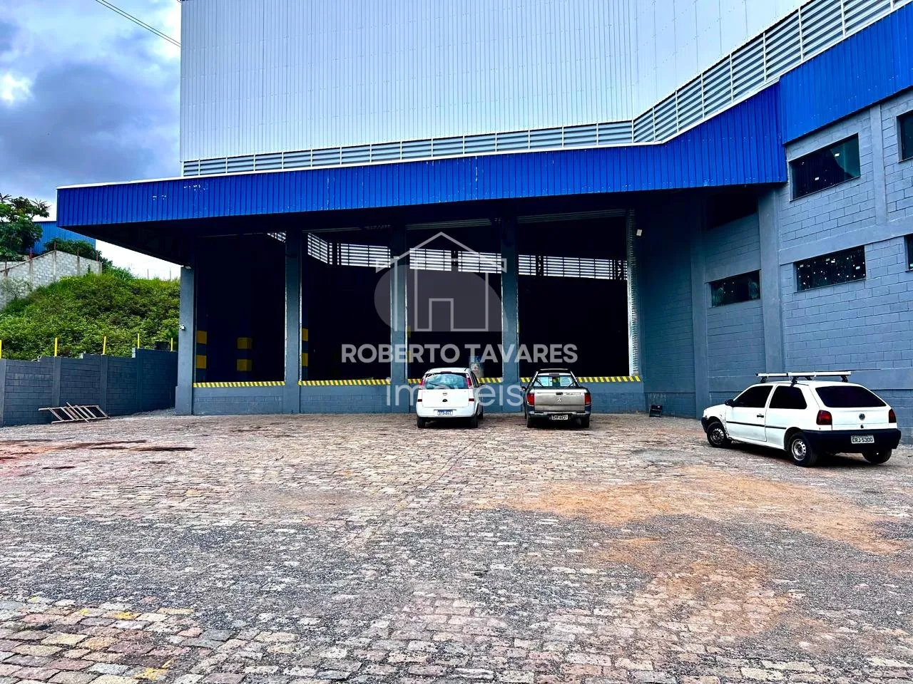 Imagem Galpão para Venda - 4 Docas - 1 Rampa - 15 Vagas de garagens - Junto a Rod. Régis Bittencourt (BR116).
