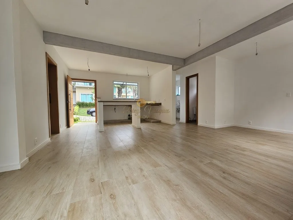 Imagem Casa em Condomínio para Venda em Teresópolis / RJ no bairro Vargem Grande