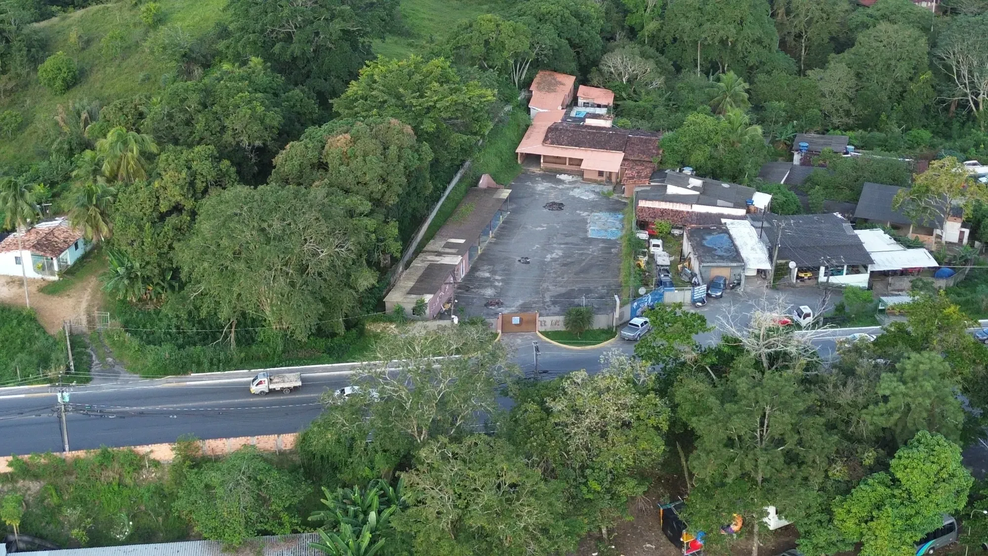 Imagem Terreno à Venda, 2100 metros em Centro - Simões Filho