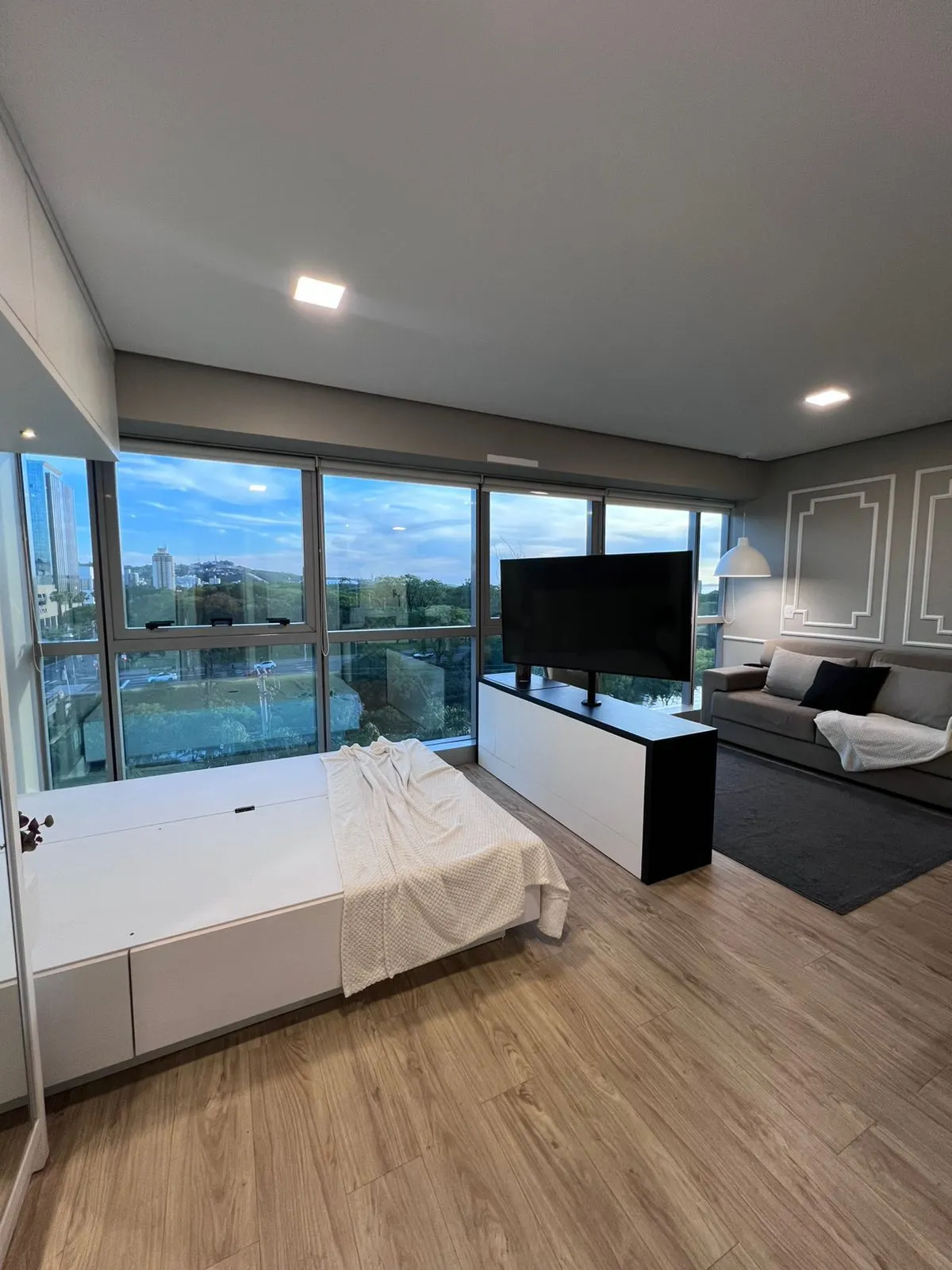 Imagem Apartamento 1 dormitório com vaga coberta para venda e locação no bairro Praia de Belas