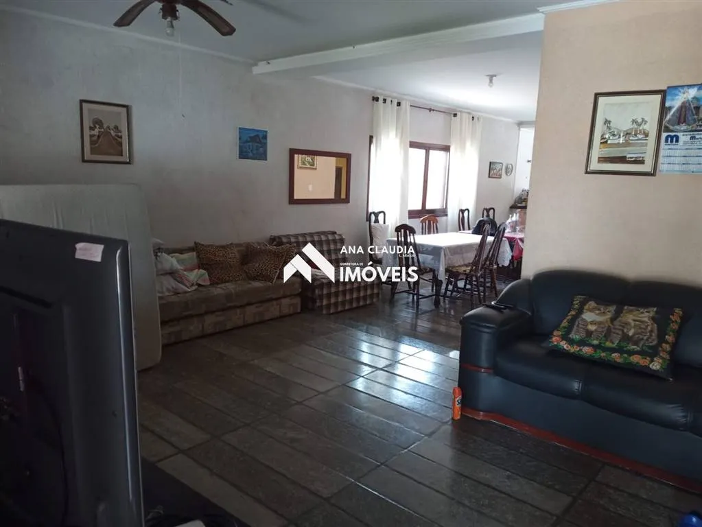 Imagem Casa lote inteiro na Praia de Mongaguá a 160 metros do mar