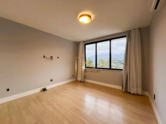 Imagem Casa com 3 Suítes em Condomínio Exclusivo – Conforto e Lazer Completo - 15 minutos do centro de Teresópolis