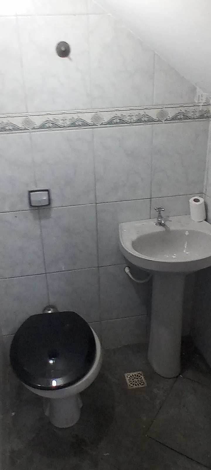 Imagem Salão Comercial de 150 m² | Mezanino | 2 banheiros | 2 cômodos com pia | 1 cômodo nos fundos | Avenida São Paulo, Zona Leste de Sorocaba/SP