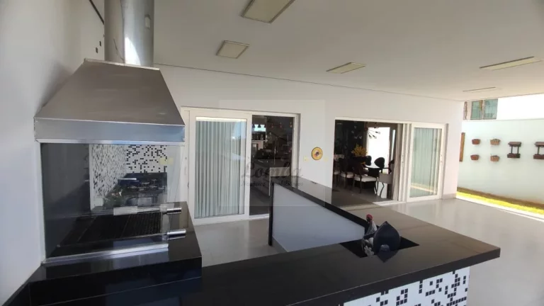 Imagem Casa de luxo em condomínio fechado no Jardim Itália - Cuiabá-MT 4 suítes, 382m², 4 vagas Próximo ao clube Imperdível!