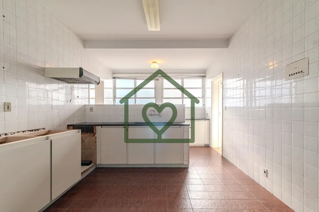 Imagem Referência em um dos endereços mais icônicos de Porto Alegre, este apartamento no Edifício Troca...