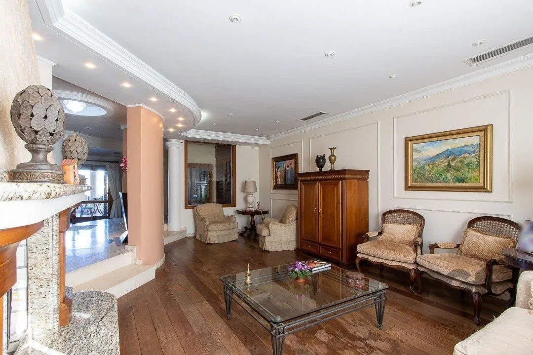Imagem Casa para Venda - 450m², 4 dormitórios, sendo 4 suites, 5 vagas - Vila Assunção