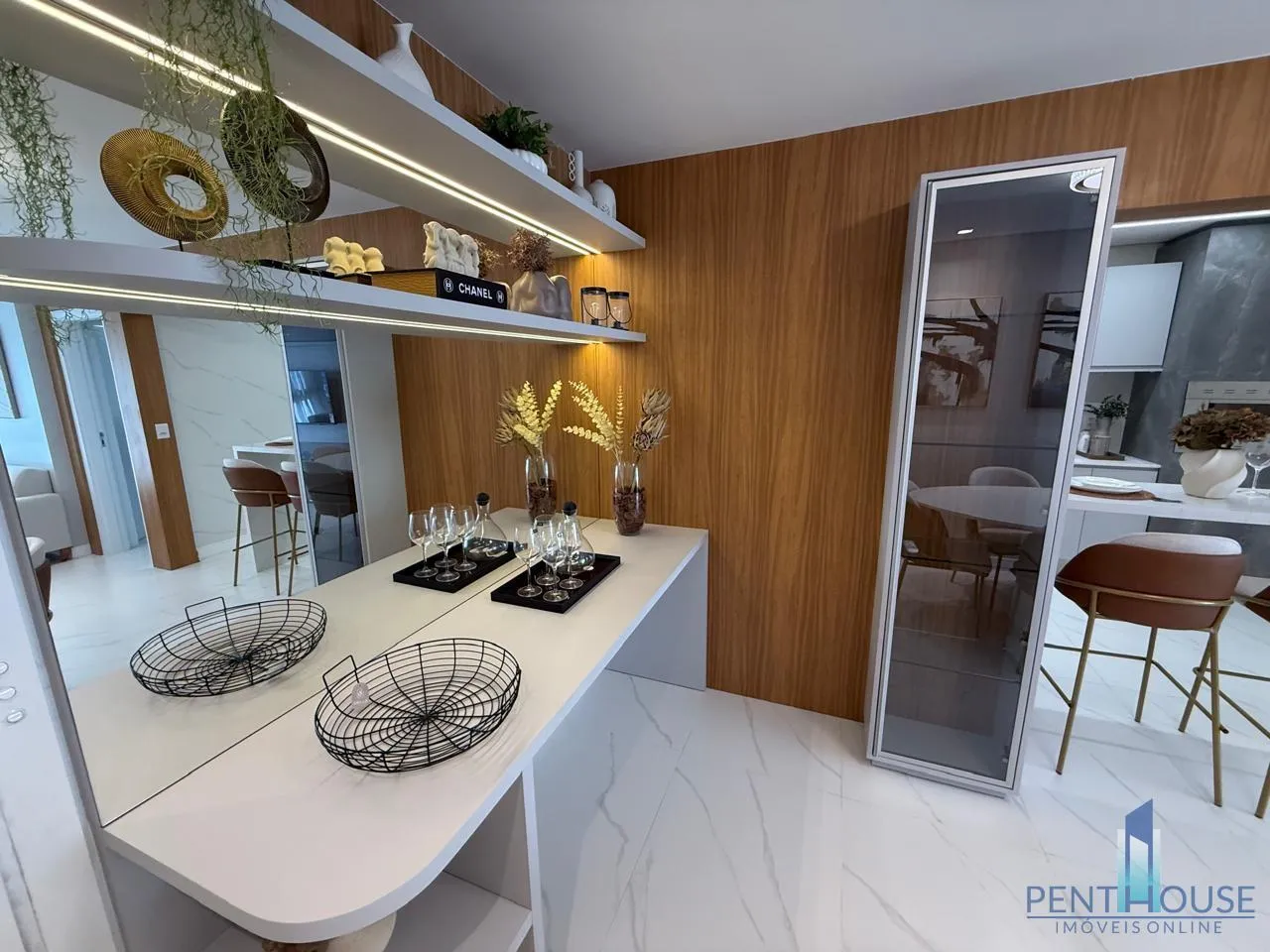 Imagem Apartamento Zona Central para Venda em Balneário Camboriú, CENTRO, 3 dormitórios, 1 suíte, 2 banheiros, 1 vaga