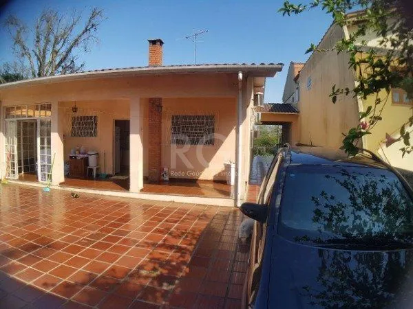 Imagem Casa para Venda - 252m², 3 dormitórios, 2 vagas - Belém Novo