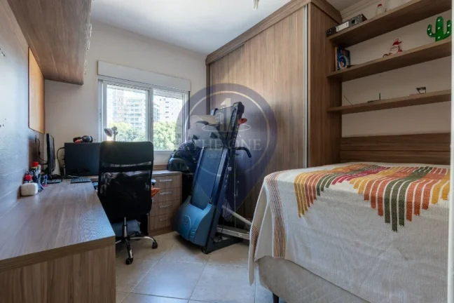 Imagem Apartamento à venda na Aclimação, São Paulo-SP: 3 quartos, 1 suíte, 2 salas, 2 banheiros, 1 vaga de garagem, 83m². Venha conferir!