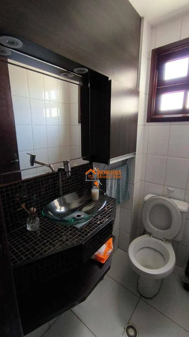 Imagem Sobrado com 3 dormitórios à venda, 186 m² por R$ 700.000,00 - Jardim Presidente Dutra - Guarulhos/SP