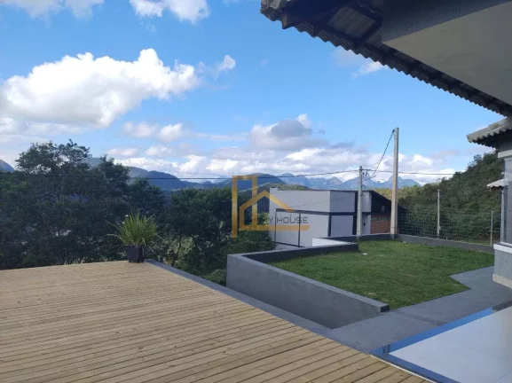 Imagem Casa em com 3 quartos sendo 1 suíte em Condomínio Clube na Região de Albuquerque em Teresópolis-RJ