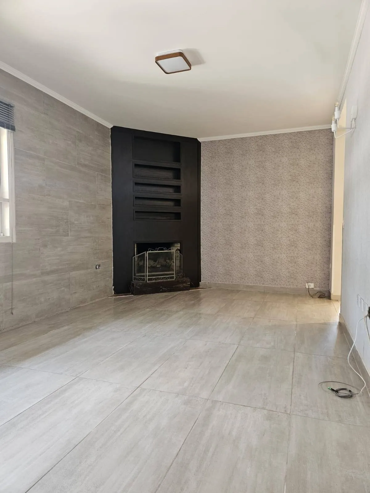 Imagem Linda Casa Nova em Higienópolis - 700m² de Terreno, 4 Suítes e Área de Lazer Completa