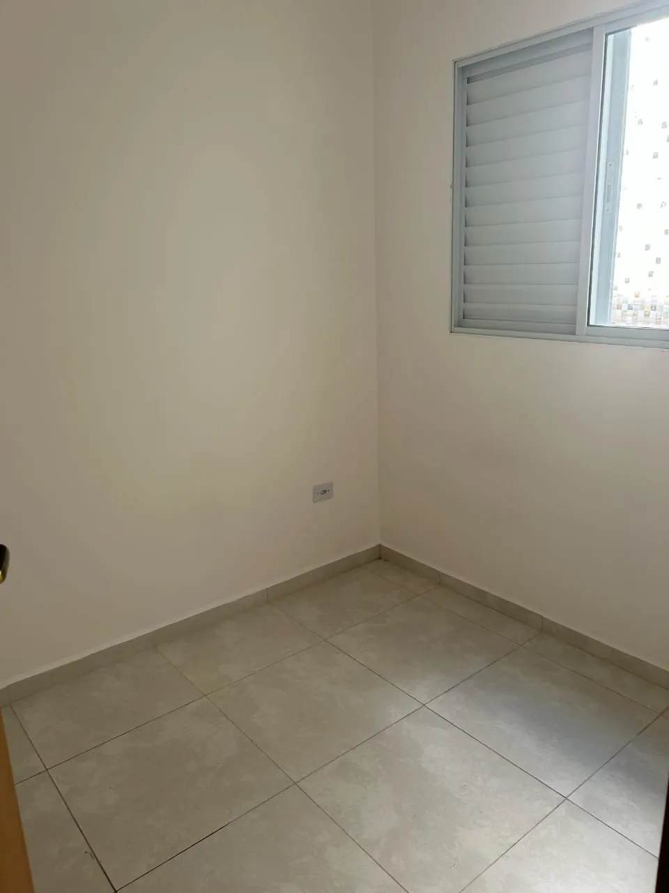 Imagem Sobrado Frontal para Locação na Cidade Líder - Excelente Custo-Benefício