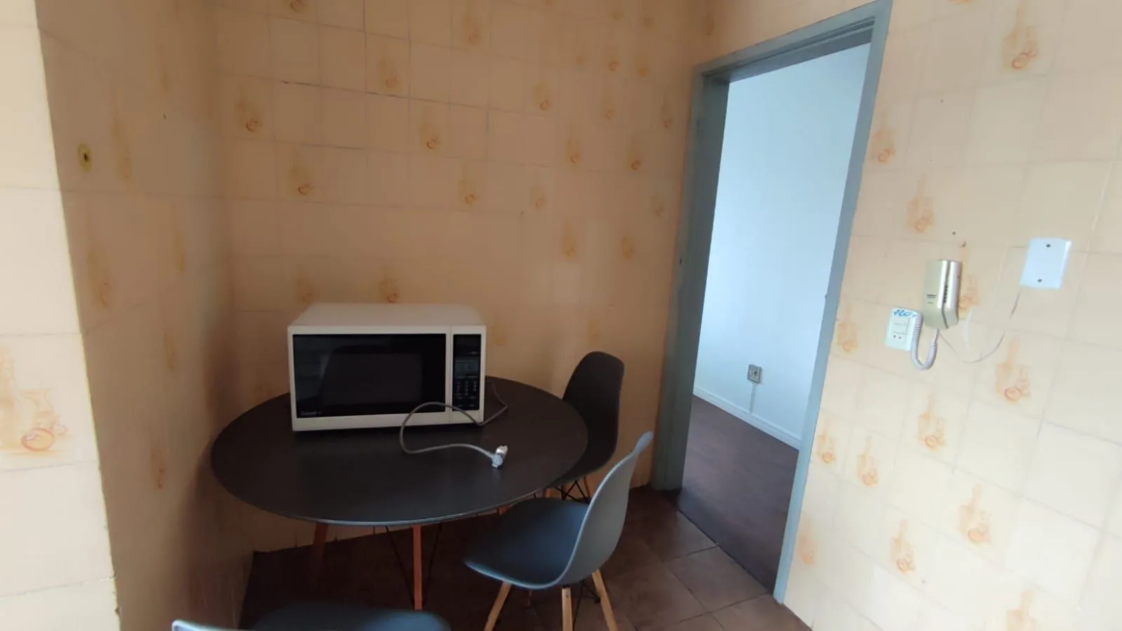 Imagem Apartamento 2 dorm com sacada, Mobiliado 1 vaga coberta Porto Alegre