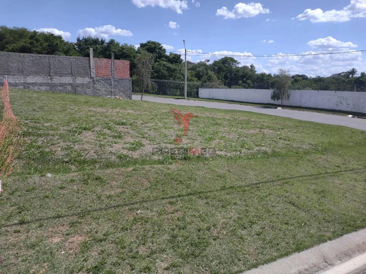 Imagem Lote plano, de esquina, a venda no Condominio Garden Ville em Itu