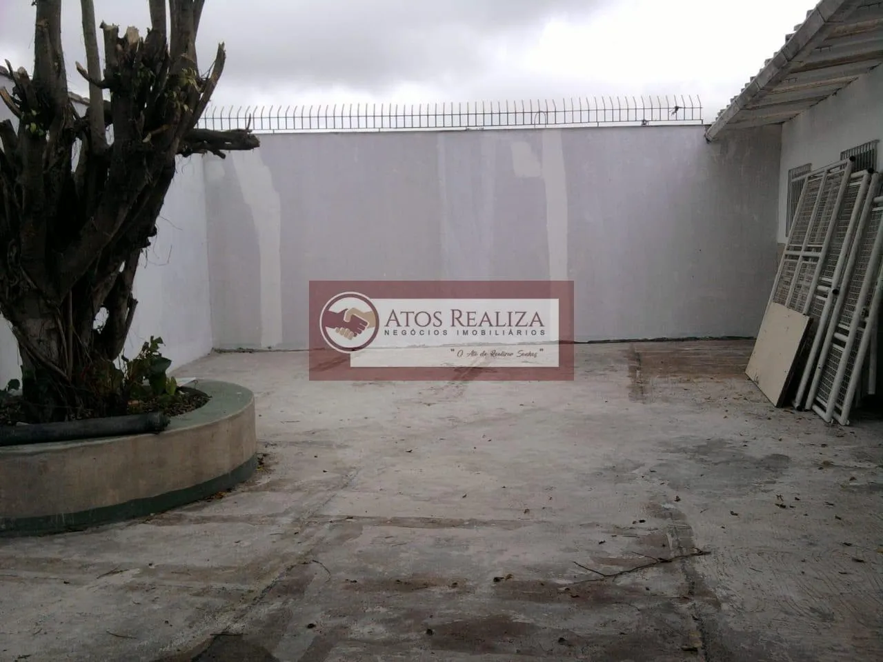 Imagem Casa a venda no Jardim Represa zona sul. Encontrei uma casa para você aqui no Jardim represa zona sul de São Paulo, seu Novo endereço, é um Sobrado lindo cheio de espaços, com uma total de 332m² e sua Área útil de 250m² bem distribuídos, São 4 Dormitórios