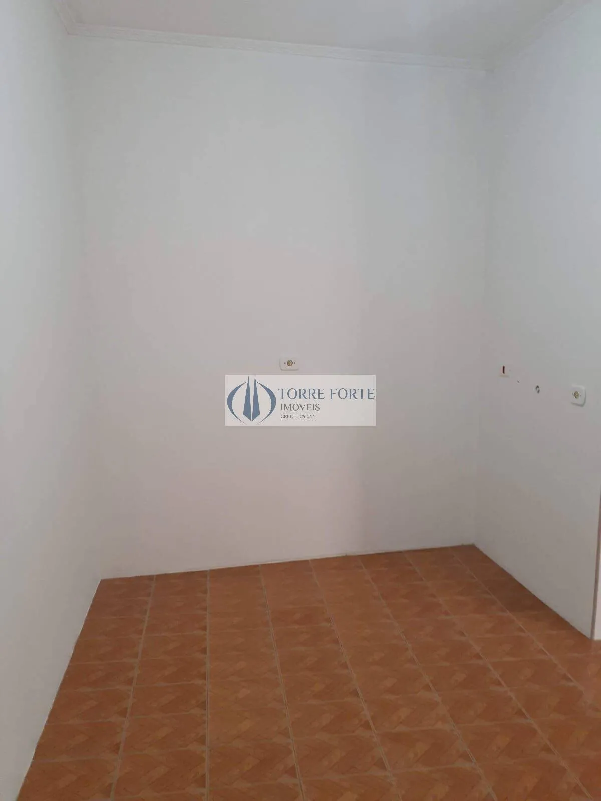 Imagem Casa Térrea, 180 m², 3 dormitórios sendo 2 suítes, Próximo AV ITINGUÇU