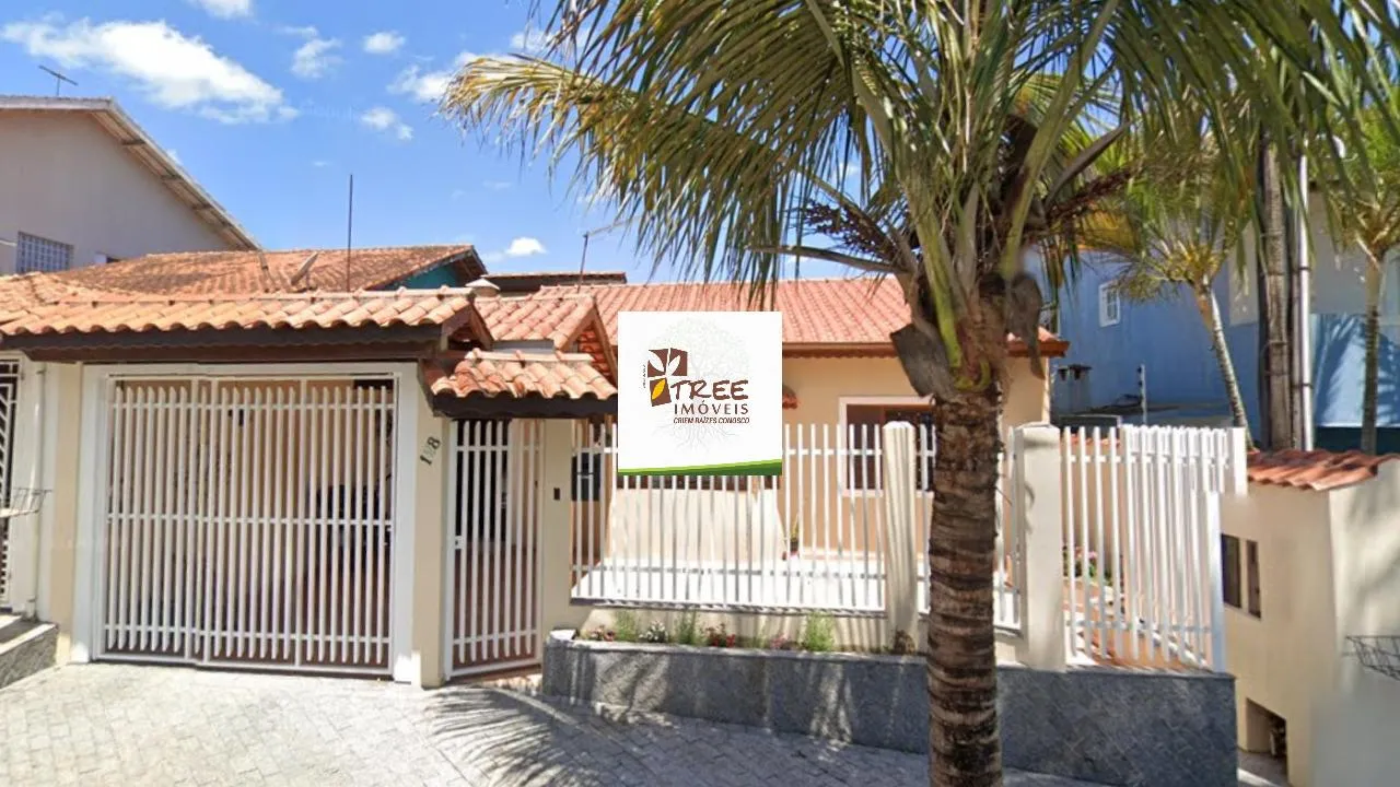 VENDA DE SOBRADO NO CENTER VILLE, EM ARUJÁ/SP, 235m² com 3 suítes, varanda com vista pra cidade, piso inferior com 4 cômodos e 2 vagas. CONSULTE-NOS.