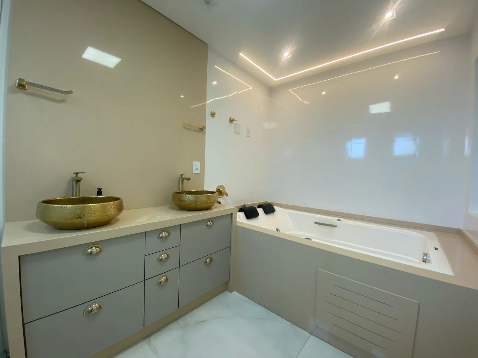 Imagem Apartamento à venda com 182m2 por R$ 4.690.000,00