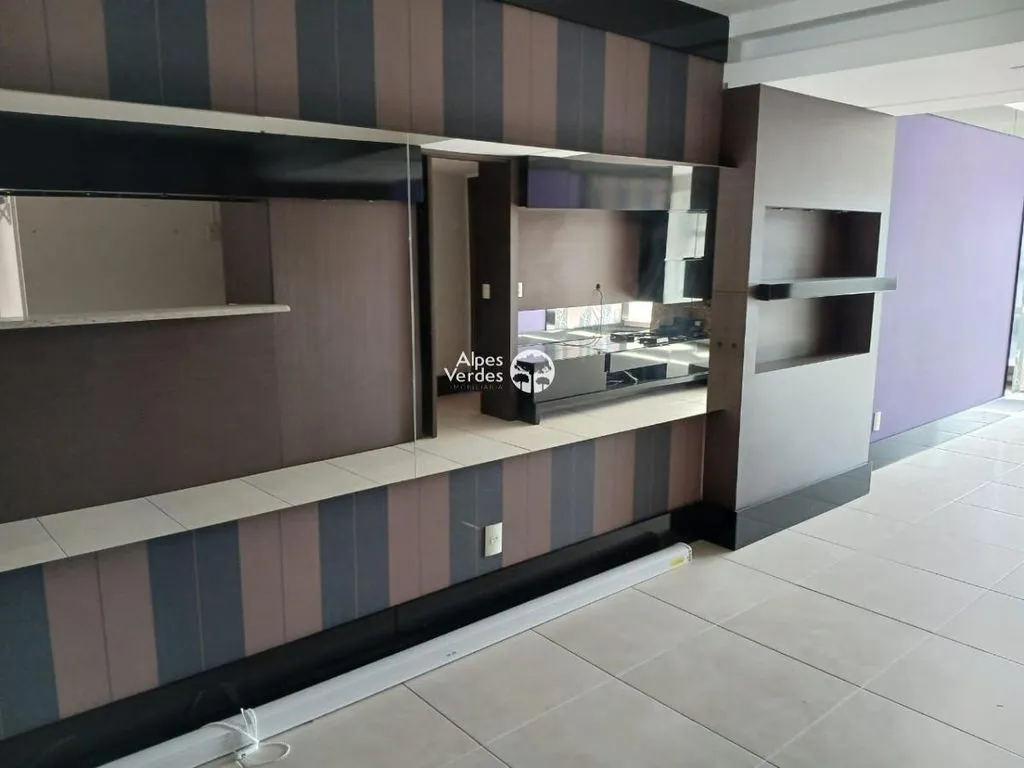 Imagem Vende-se apto em boa localização de Porto Alegre-1 Quarto- R$660.000,00