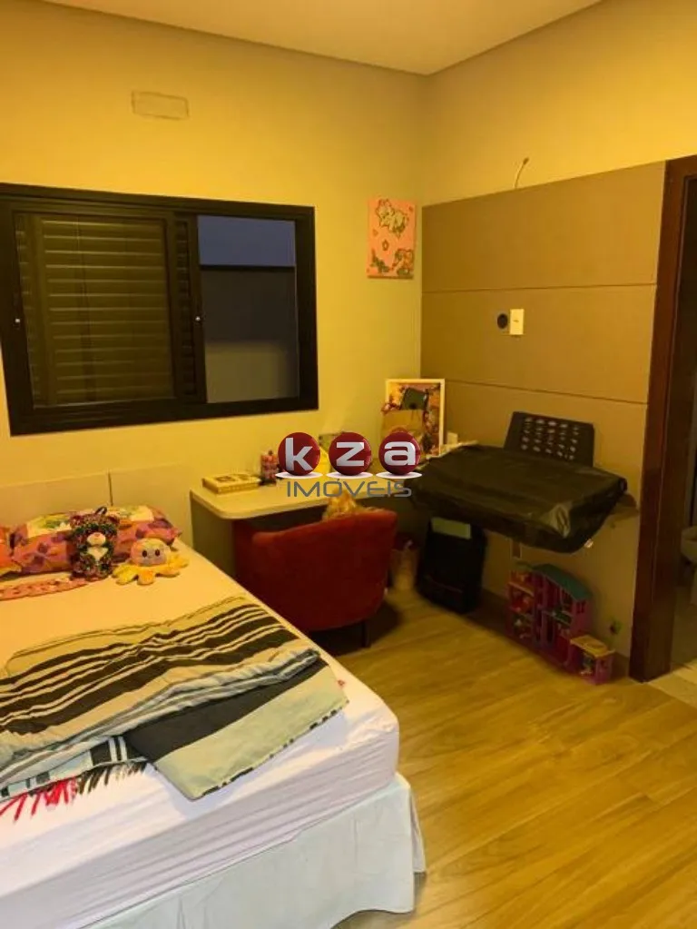 Imagem Casa para venda no Condomínio Portal do Jequitibá em Valinhos-SP: 3 quartos, 3 suítes, 1 sala, 4 banheiros, 2 vagas de garagem, 180 m².
