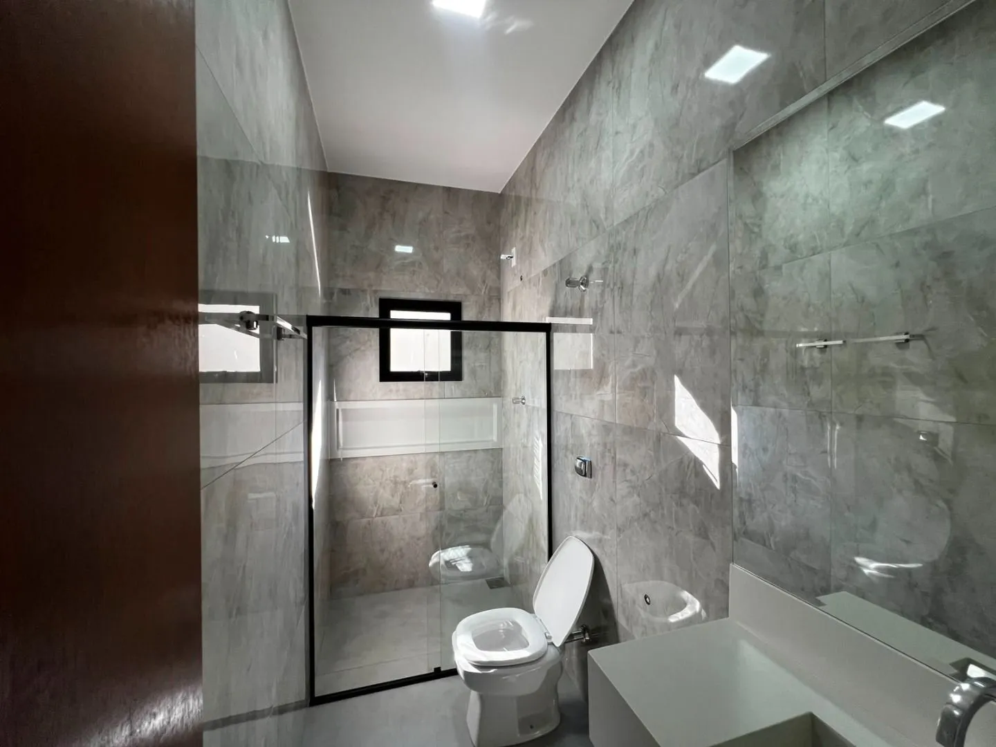 Imagem Casa com 3 dormitórios à venda, 201 m² por R$ 750.000,00 - Afonso Queiroz - Patos de Minas/MG