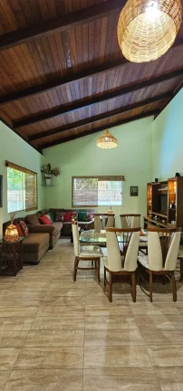 Imagem EXCELENTE CASA PORTEIRA FECHADA