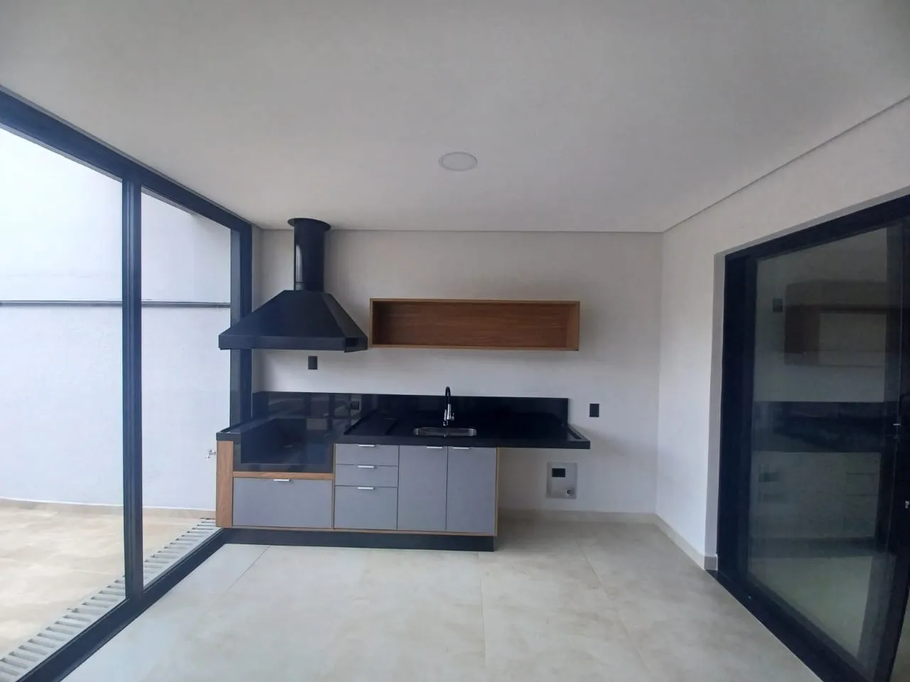 Imagem Impressionante casa térrea de 400m² com 5 dormitórios no Terras de São Lucas