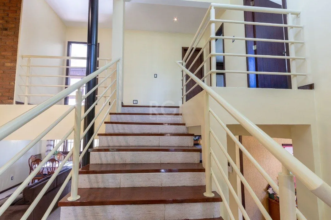 Imagem Casa para Venda - 308.25m², 3 dormitórios, sendo 1 suites, 5 vagas - Cristal