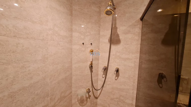 Imagem Vende lindo apartamento de 120m², com 3 dormitórios, sendo 1 suíte e 2 vagas. Totalmente reformado.