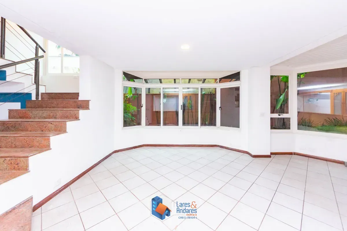 Imagem Casa para venda em Vila Inah com 4 quartos, sendo 3 suítes, 304m²