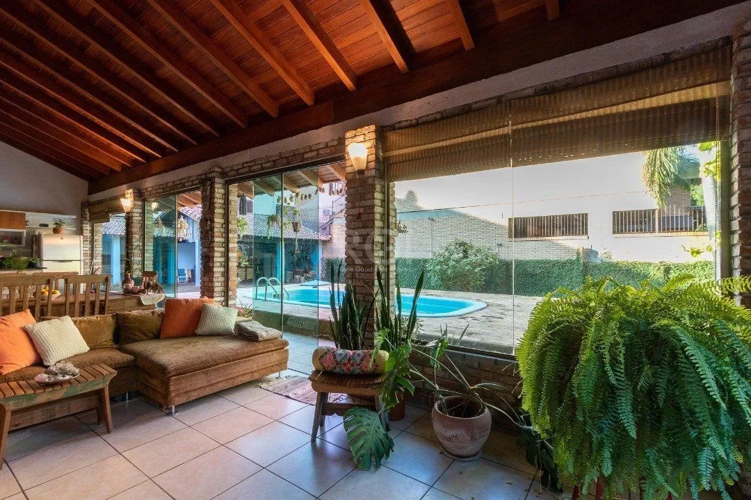 Imagem Casa para Venda - 292.21m², 4 dormitórios, sendo 2 suites, 3 vagas - Tristeza