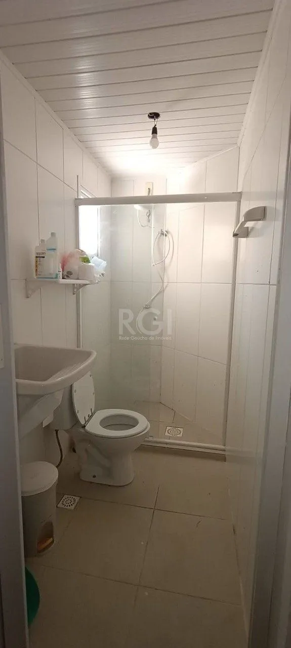 Imagem Casa para Venda - 250m², 3 dormitórios, sendo 1 suites, 2 vagas - Vila Nova, Porto Alegre